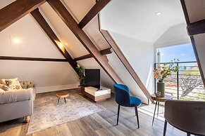 Premium 3BR City Centre Penthouse W Stunning City View