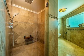 Cliff Villa - Award Winning Luxury Retreat