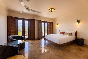 Cliff Villa - Award Winning Luxury Retreat