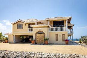 Cliff Villa - Award Winning Luxury Retreat