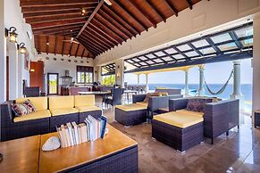 Cliff Villa - Award Winning Luxury Retreat