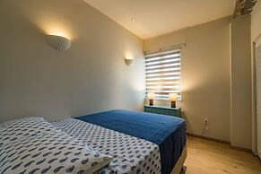 NEW The Yellow House - Renovated Monumental Penthouse