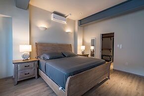 NEW The Yellow House - Renovated Monumental Penthouse