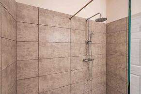 Fabulous Chic Apartment Filled w Natural Light at Famous Handelskade