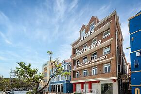 Fabulous Chic Apartment Filled w Natural Light at Famous Handelskade