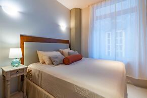 Fabulous Chic Apartment Filled w Natural Light at Famous Handelskade