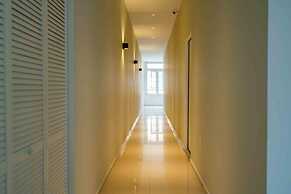 Fabulous Chic Apartment Filled w Natural Light at Famous Handelskade