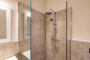 Fabulous Chic Apartment Filled w Natural Light at Famous Handelskade