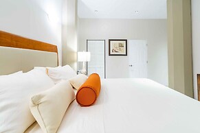 Fabulous Chic Apartment Filled w Natural Light at Famous Handelskade