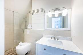 Historic Heartbeat 2BR Townhouse in Central Bliss