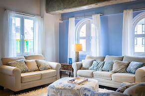 Chic Historic Townhouse in City Centre Willemstad