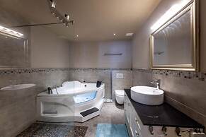 Chic Historic Townhouse in City Centre Willemstad