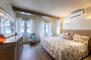 Chic Historic Townhouse in City Centre Willemstad