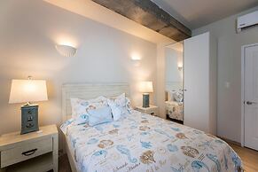 Chic Historic Townhouse in City Centre Willemstad