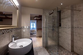 Chic Historic Townhouse in City Centre Willemstad