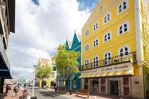 Chic Historic Townhouse in City Centre Willemstad