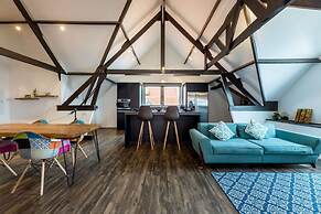 Charming Harbour Home at Historic Handelskade