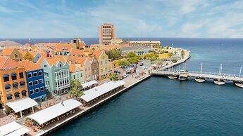 Charming Harbour Home at Historic Handelskade
