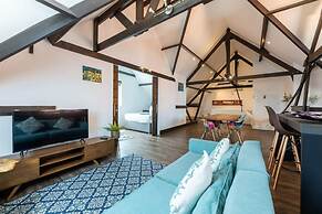 Charming Harbour Home at Historic Handelskade