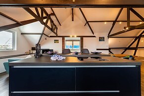 Charming Harbour Home at Historic Handelskade