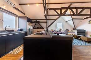 Charming Harbour Home at Historic Handelskade