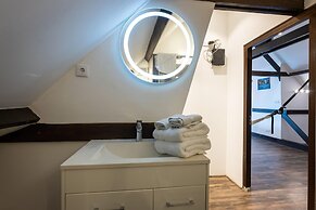 Charming Harbour Home at Historic Handelskade