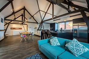 Charming Harbour Home at Historic Handelskade