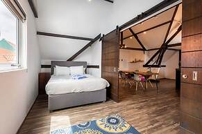 Charming Harbour Home at Historic Handelskade