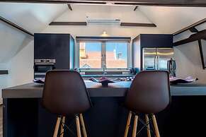 Charming Harbour Home at Historic Handelskade