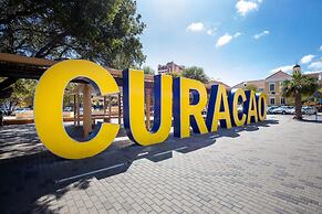 Charming Harbour Home at Historic Handelskade