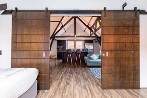 Charming Harbour Home at Historic Handelskade