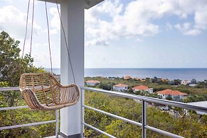 Modern Vibrant Villa With Terrace Private Pool