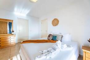 Spacious Bright Villa - Spectacular Ocean Views Private Pool