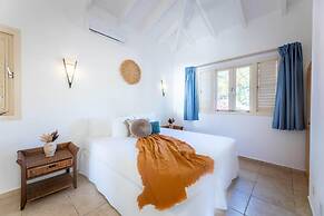 Spacious Bright Villa - Spectacular Ocean Views Private Pool