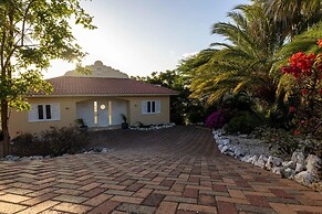 Spacious Bright Villa - Spectacular Ocean Views Private Pool