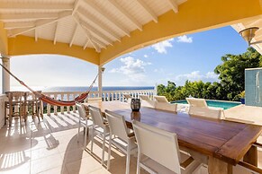 Spacious Bright Villa - Spectacular Ocean Views Private Pool