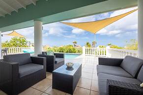 Tropical Paradise Bliss Villa at Coral Estate