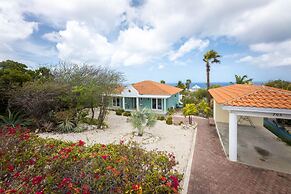 Tropical Paradise Bliss Villa at Coral Estate