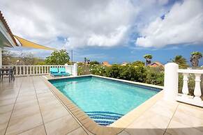 Tropical Paradise Bliss Villa at Coral Estate