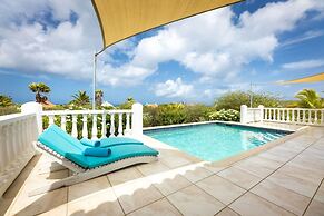 Tropical Paradise Bliss Villa at Coral Estate