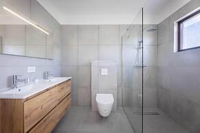 La Perla Chic Panoramic Designer Villa