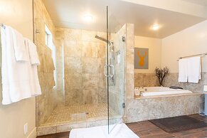 Antlers on the Creek Bed & Breakfast