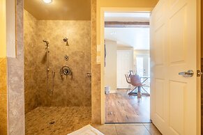 Antlers on the Creek Bed & Breakfast