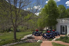 Antlers on the Creek Bed & Breakfast