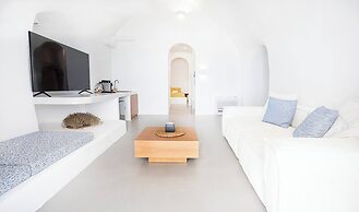 Christos Suite With Outdoor Hot Tub And Sea View