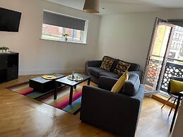 Hull Spacious Guest House-3