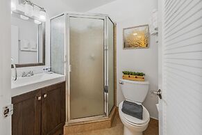 International Colony Club 37