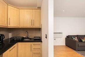 Skyvillion - Spacious 2bed W Balcony In Barnet
