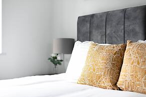 Skyvillion Vineyard Court, Enfield, 2 Bed, With Garden