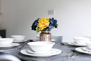 Skyvillion Vineyard Court, Enfield, 2 Bed, With Garden